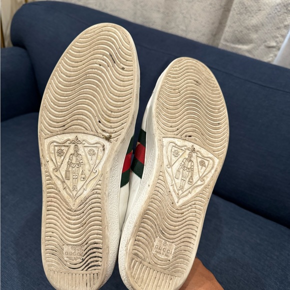 Gucci White Sneakers with Red and Green Accents - Picture 4 of 6